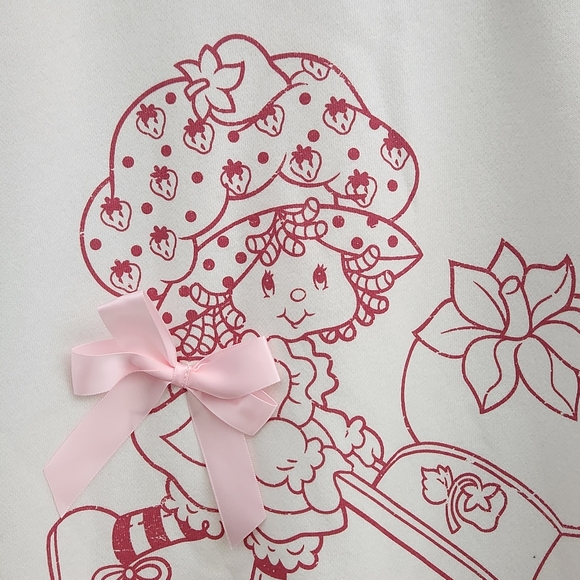 Strawberry Shortcake Berry Sweet Ribbon Bow Strawberry Wagon Sweatshirt NWT - Picture 7 of 14